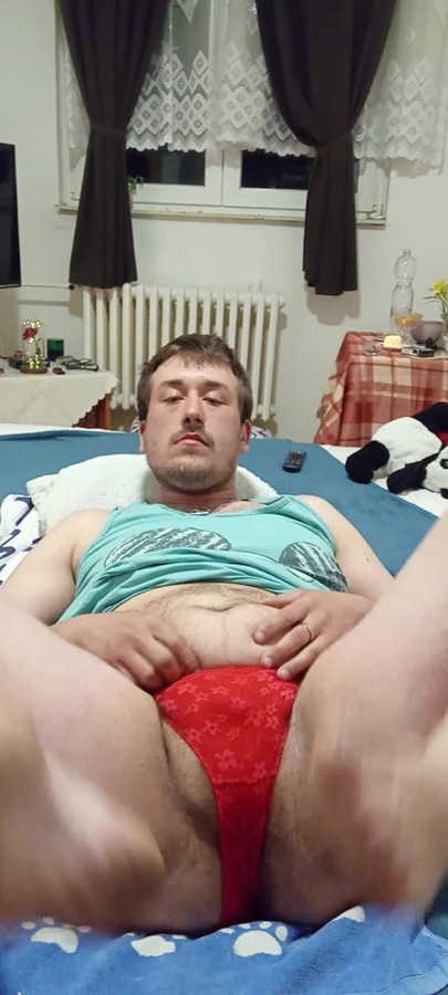 I love anal ♥︎
Domestic boredom🫤