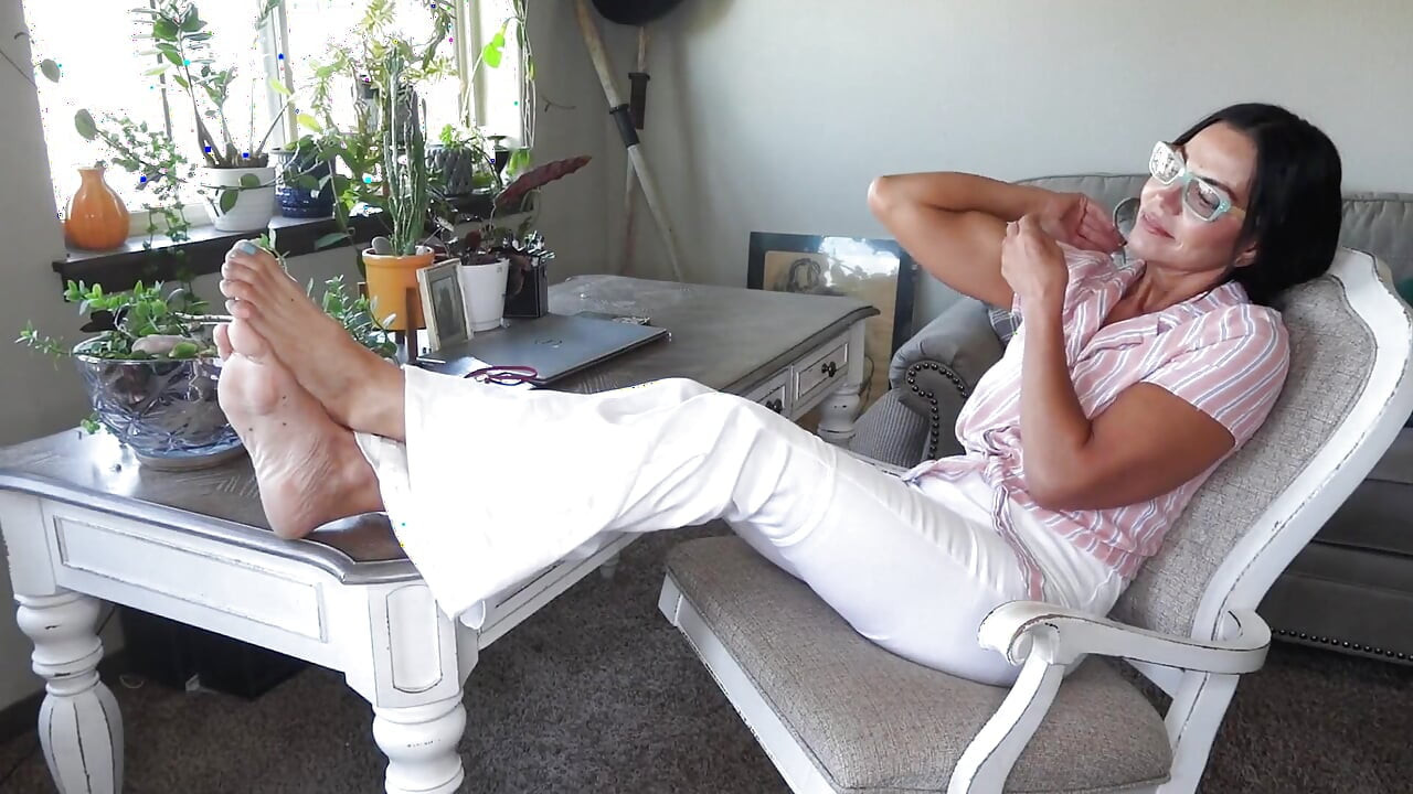 Adora mis pies puta!