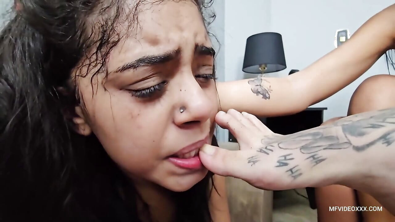 Sole Peeling with Girl's Teeth