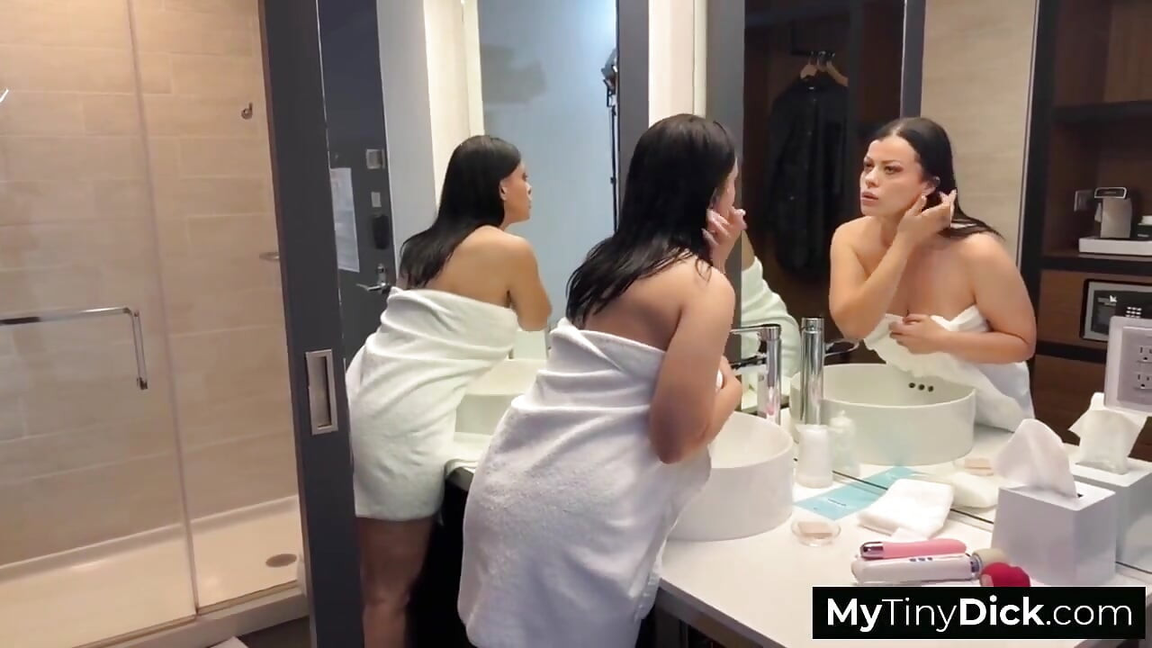 A Big-titted Hottie Isn't Excited at the Sight of His Tiny Dick
