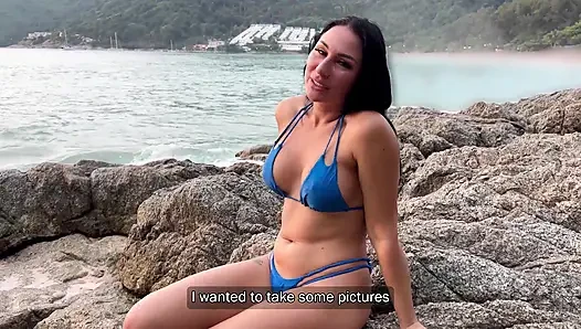 Betrügende ehefrau im urlaub holt einen FREMDEN am STRAND ab und bekommt einen HEIßEN CREAMPIE in ihre MUschi. Volles video