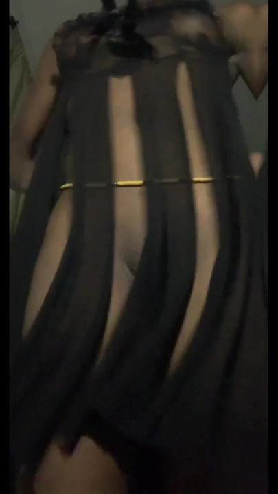 All Eyes on browngurl234 as She Takes Over the Camera with her sexy dance moves | Clip 2