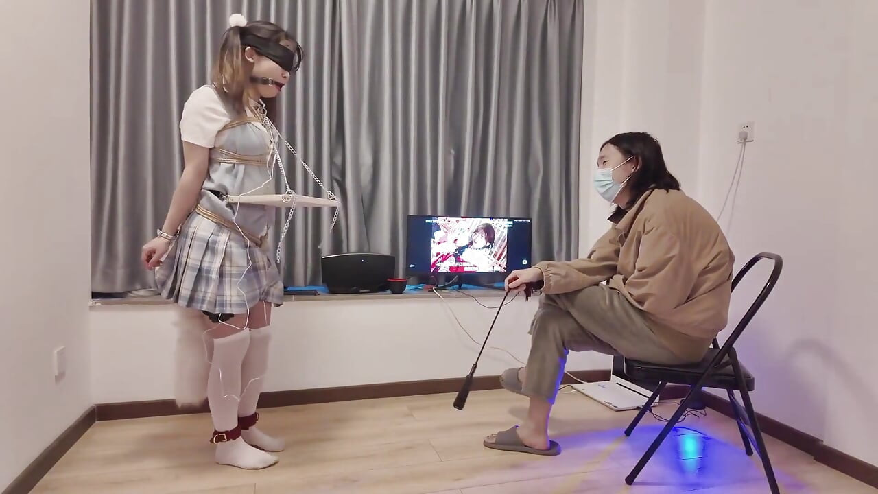 Hs021-an Asian Girl in School Uniform Was Disciplined