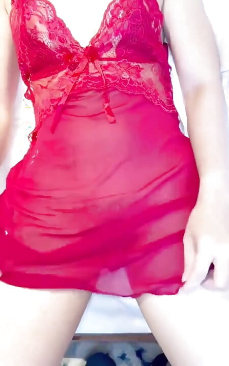 Fucking a Vietnamese Girl in a Red Outfit