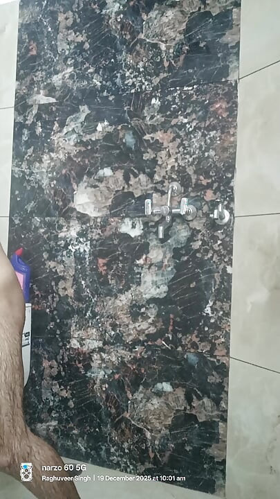 숲에서 섹스하는 인도 경찰관 남자와 육군 장교 남자 2부