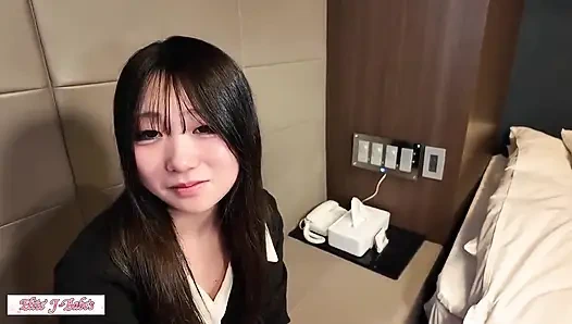 Eine schüchterne Frau, die auf dem Land aufgewachsen ist, verfolgt ihre Träume in Tokio, doch die Versuchung zieht sie allmählich tiefer.