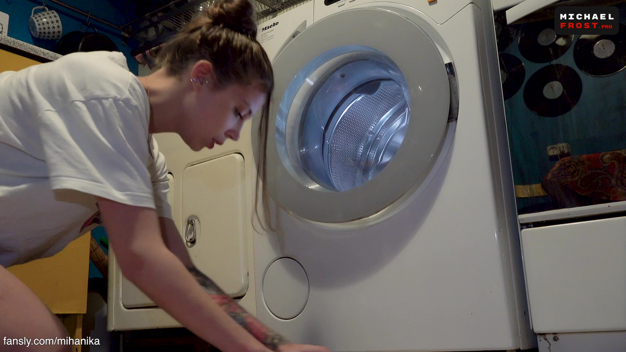 帮帮我，继兄！我被困住了！