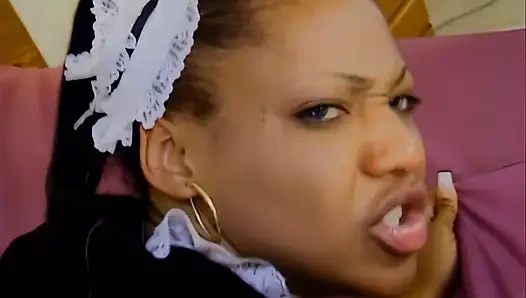 Уборщица подчищает все