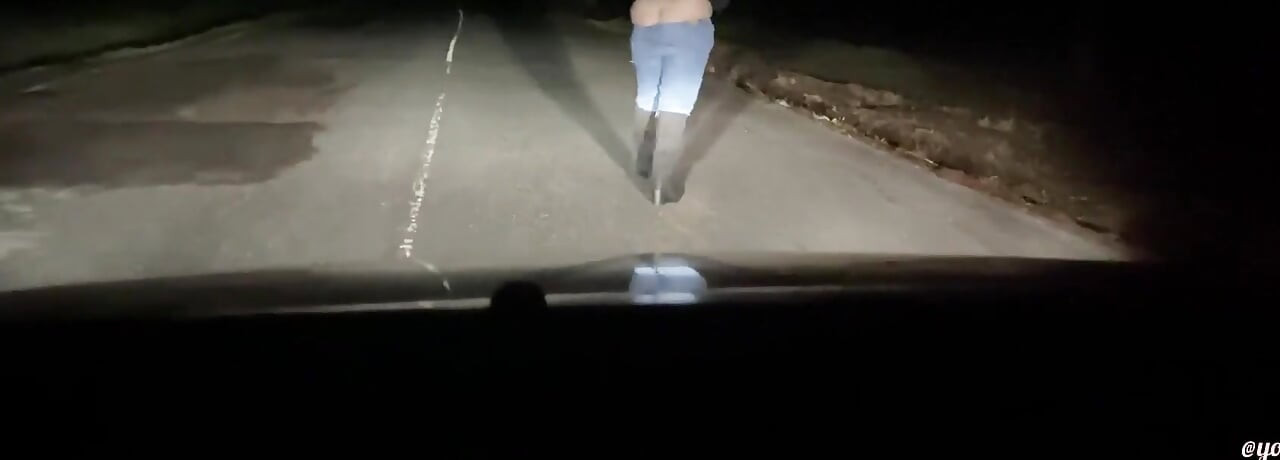 Tu peux voir mon cul craquer au volant - POV