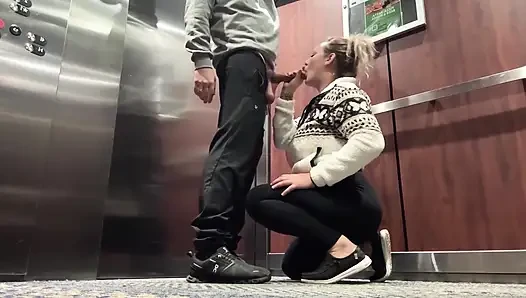 Geile schlampe ehefrau hotel sauna blowjob aufzug-sex und grober fick