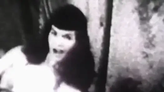 Unglaublich sexy retro-brünette in hitze