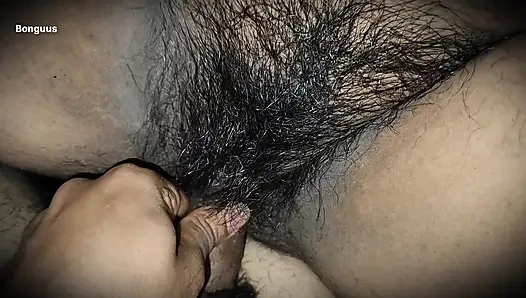 Bhabhi ke sath Soya toh bhabhi ne Raat ko lund pakad liya