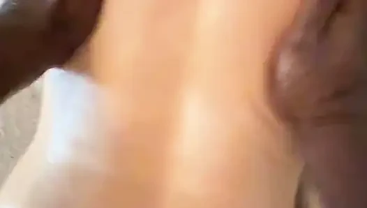 Alice Dracke için bikini masajı (seks yok)