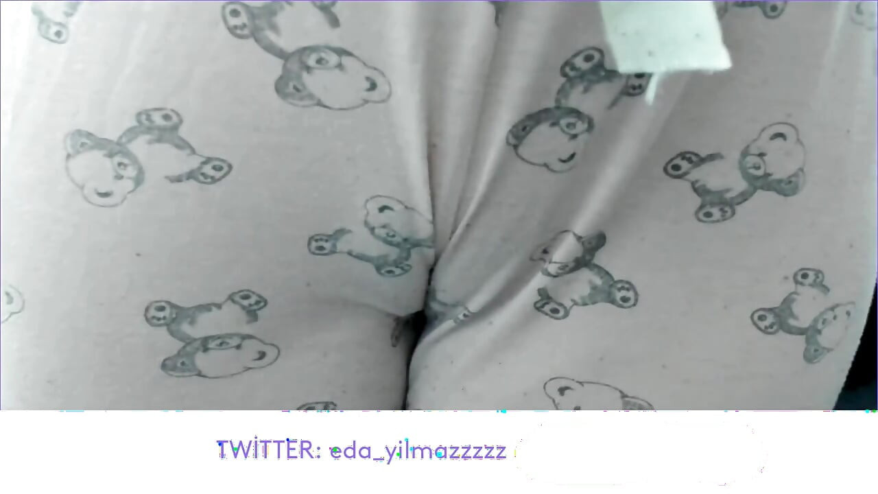 CAMELTOE- MASTURBATE WITH PAJAMA- RUBBING PUSSY WITH PAJAMA