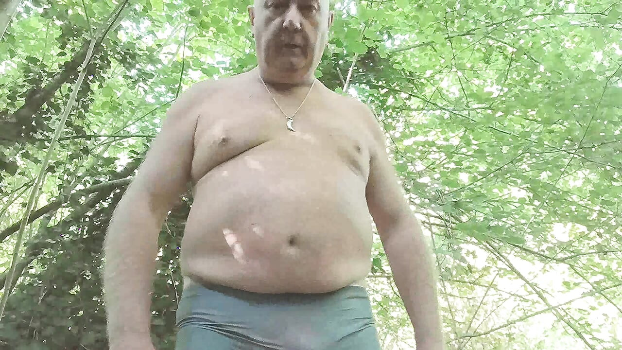 The good big moustached pig, pot-bellied, nice exhibitionist, drinks all his piss and jerks off by the river!