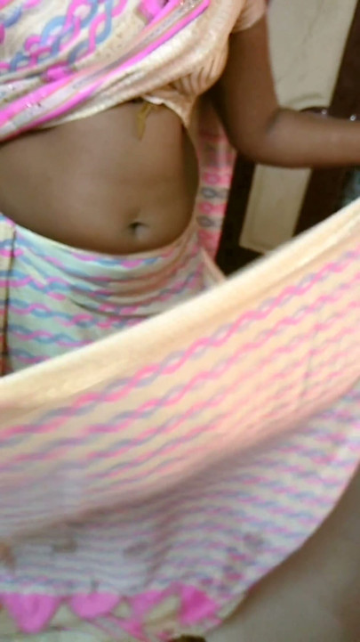 Desi Tamil nevaljala žena Renu Petticoat Bluza Saree Tease za muževljevog prijatelja! Indianhotwifex