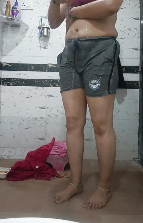 Priya bhabi tắm bài tập nóng bỏng