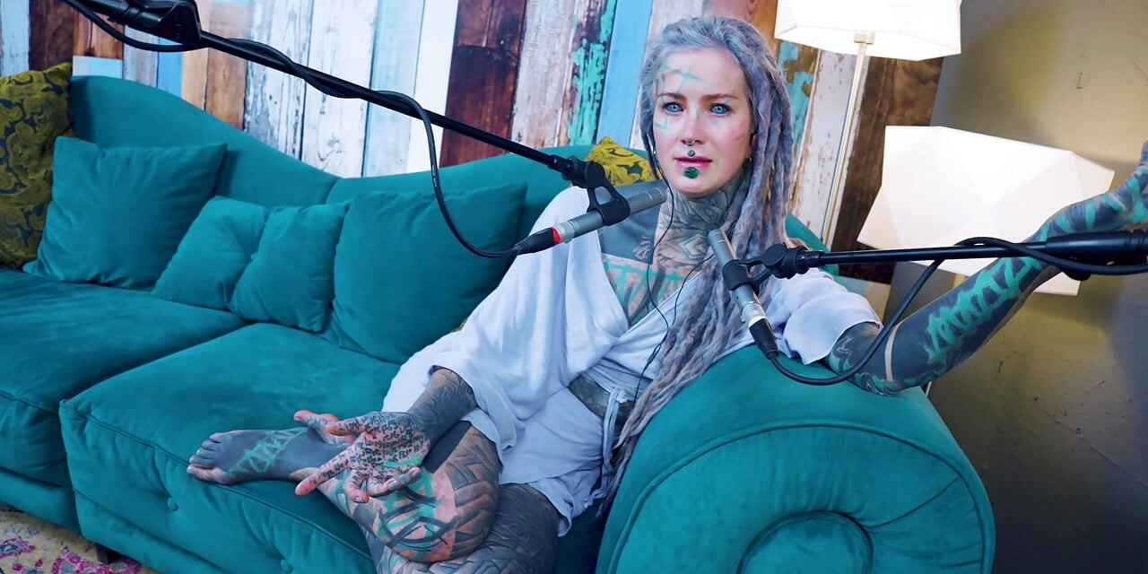 Saya bercakap tentang U - tidak selesa - ASMR Podcast SFW bercakap awek kurus goth dreadlocks model tatu awek bertatu