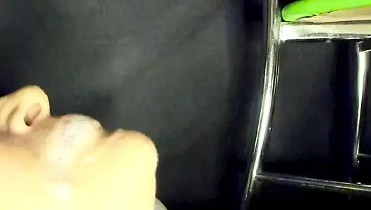 Stiefmutter sinnlicher blowjob und sperma im mund hautnah