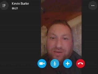 Kevin Burke op cam masturbeert!