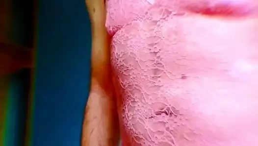 Pembe ağır çekimde güzel