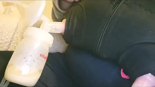 Emziren göğüslerimi pompalıyorum