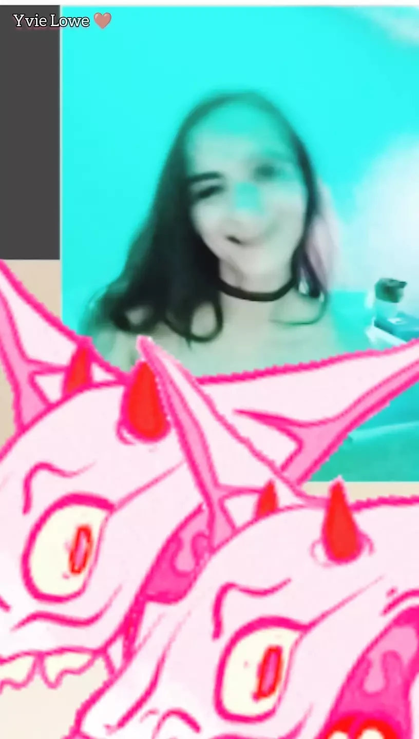 Solo Brunette Live Stream