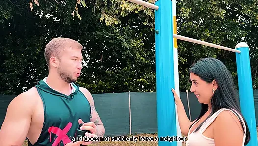 Latina Pantat Besar Menggoda Dan Disetubuhi Oleh Pria Berotot Di Rumah Barunya