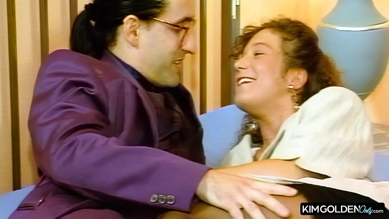 Leidenschaftlicher Oralaustausch mit geiler Bruenetten