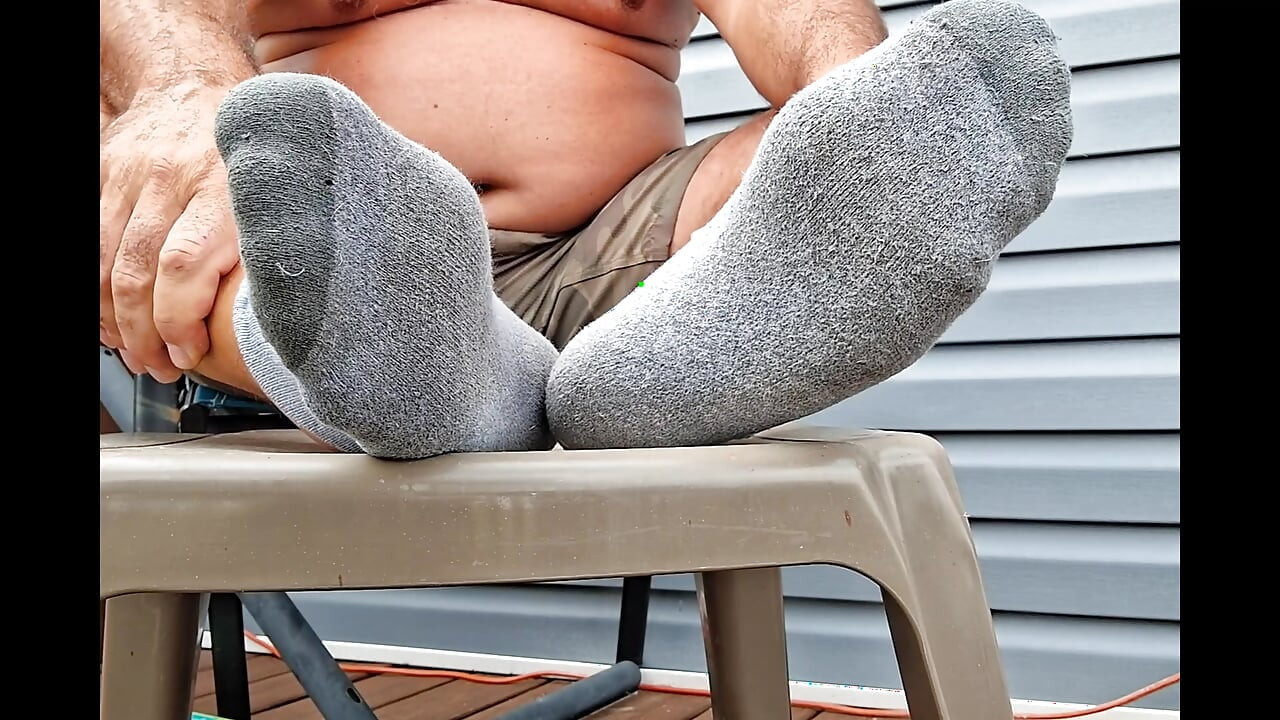 Socken an oder socken aus?