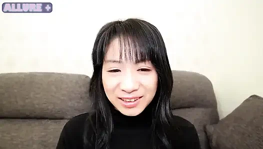 «Реальность маски» — невинная жена F-Cup знает только своего мужа, который вышёл замуж по договорённости. Натренированная быть готовой к глубокому проникновению в неё, она кончает с