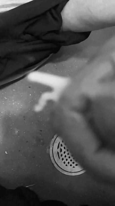 Handjob i slowmotion blowout