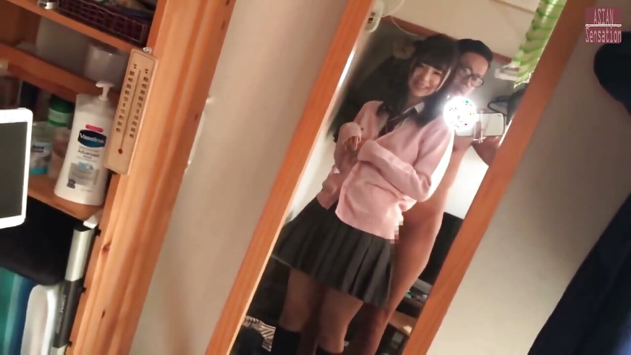 Between Her Thighs - an Intimate Image Video of Her - Chapter4