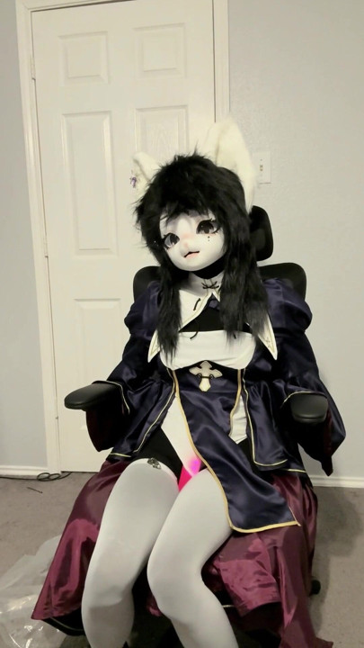 Furry Kigurumi Vibrating and Breathplay Collar | Clip 2