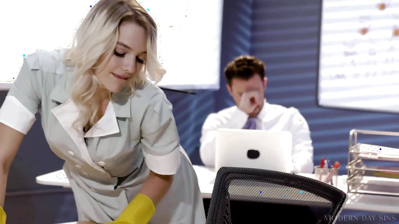 Pecados modernos - empregada safada Kenna James seduz chefe em intensa foda anal no escritório!