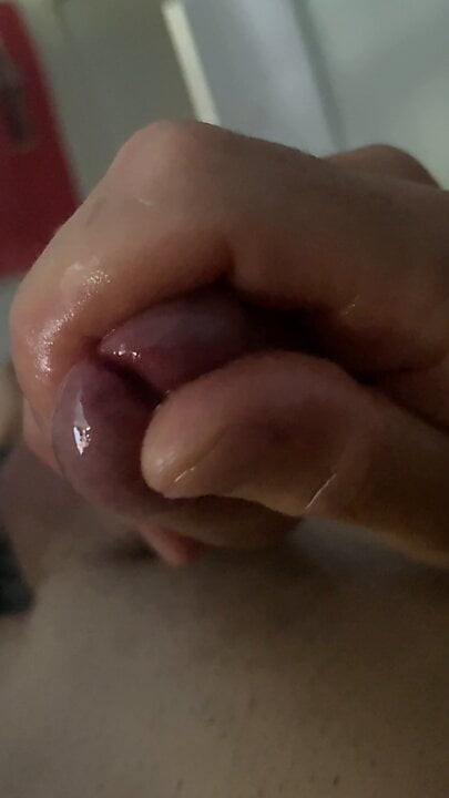 Hanjob before shower