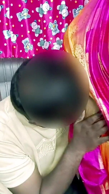 Housewife pleases correspondence and let him fuck for her stepson's delayed school fees.- tamil clear audio with moaning | Clip 1