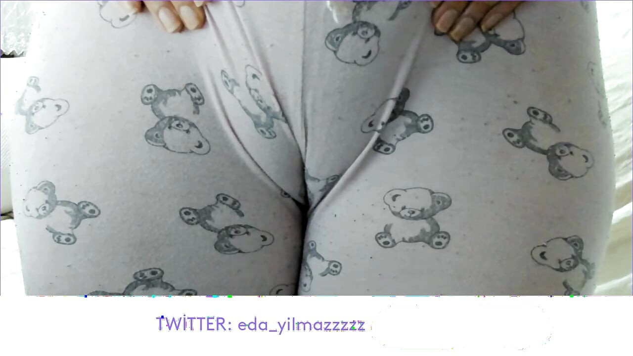 CAMELTOE- SWOLLEN PUSSY- PUSSY IN PAJAMAS