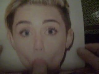 Miley Cyrus em homenagem ao boquete
