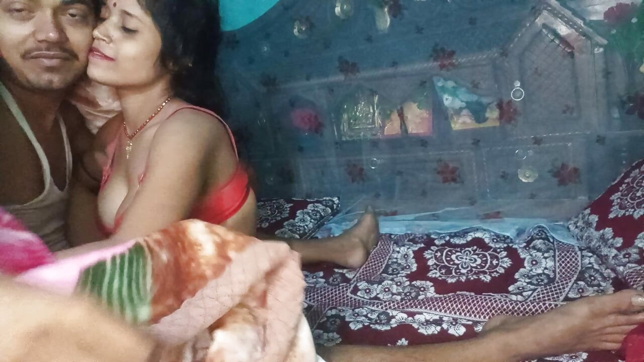 インドのデシ、妻がヒンディー語の音声でセックスした