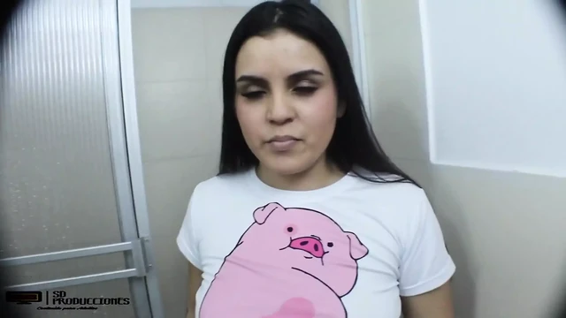 Fear of My Stepsister's Slut in the Bathroom - Porn in Spanish