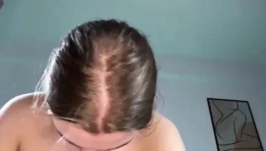 Jucielussie Gila muncrat dan duduk di muka