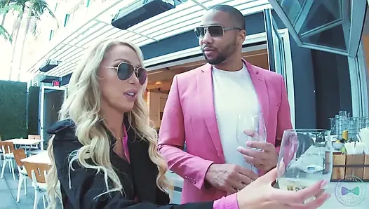 Doyumsuz orta yaşlı seksi kadınlar - Nikki Benz