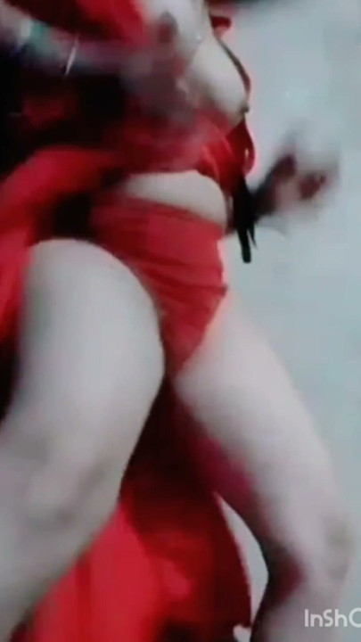Ateşli genç kız öğrenci ateşli seksi havalı göğüslerini ovuyor | Klip 3
