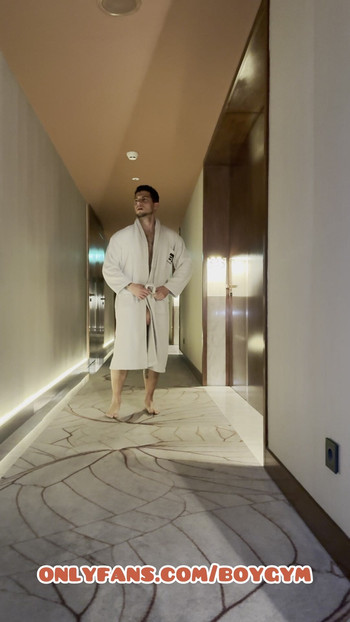 My BIG COCK In The Hotel (Exhibition)😈