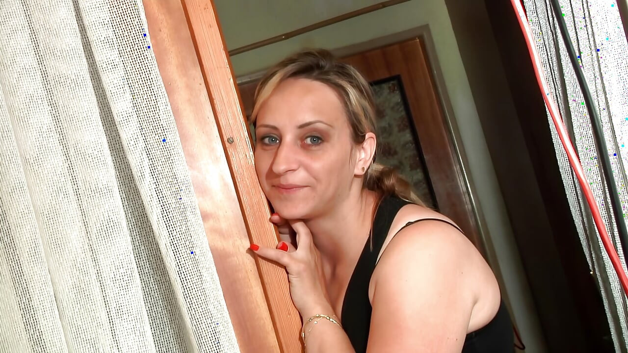 Amateur Wife Casting Hot Poundings and Sucking