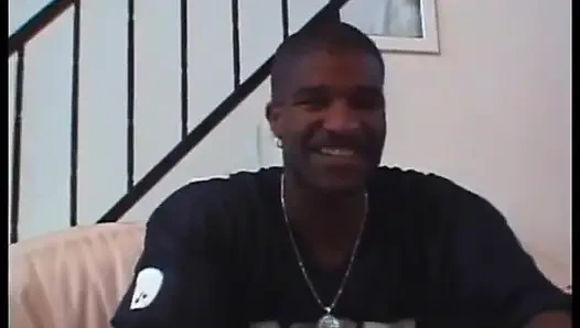 Vollbusige weiße schlampe liebt einen großen schwarzen schwanz