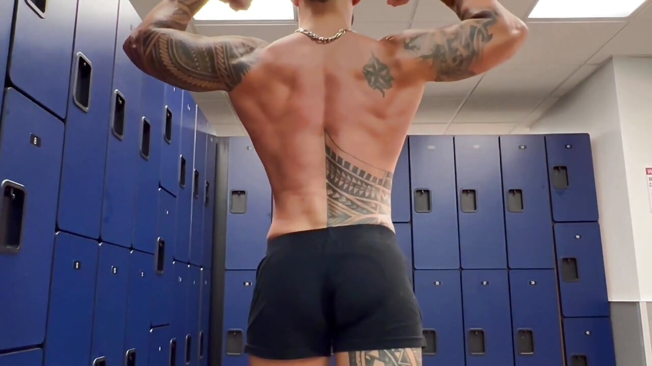 Pumping My Nipples Before Hit the Bars at the Gym Joan Ortiz / Ortizjona