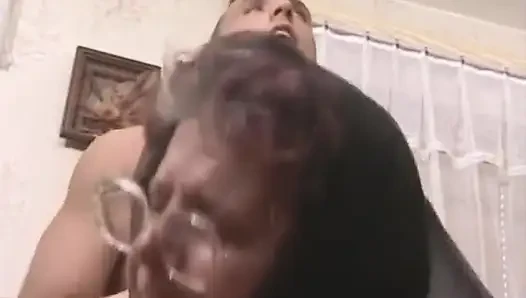 Out of date GILF gets pounded