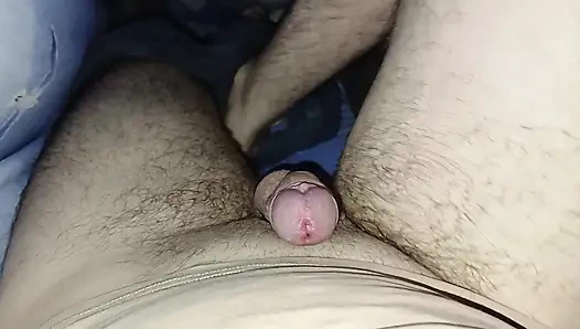 Mein mitschüler hat mich nachts aufgeweckt, um meinen schwanz unter der 17.